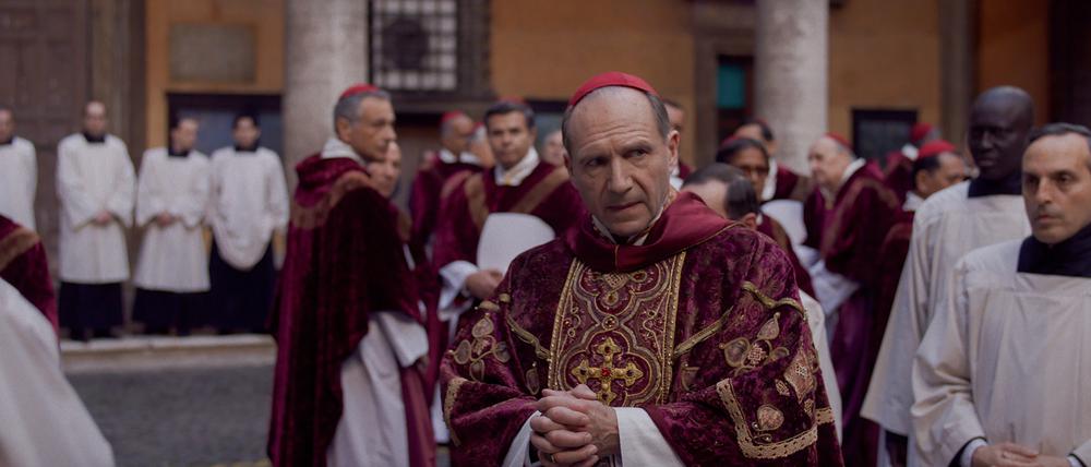 Der Diplomat: Ralph Fiennes will als Wahlleiter und Dekanskardinal Lawrence verhindern, dass ein Hardliner Pontifex wird.