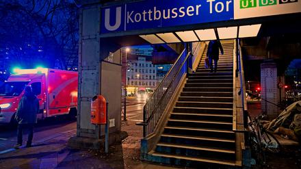 Am Kottbusser Tor und dem U-Bahnhof in Berlin-Kreuzberg ist eine Verbotszone für Messer geplant. (Archivbild)