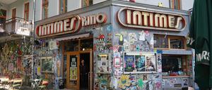 Bunt von außen: Sven Loose vor seinem Kino Intimes.