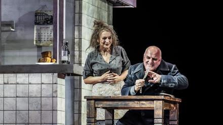 Dagmar Manzel und Christopher Purves in „Sweeney Todd“.