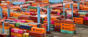 Hamburger Hafen: Die deutsche Exportwirtschaft steht vor großen Herausforderungen.