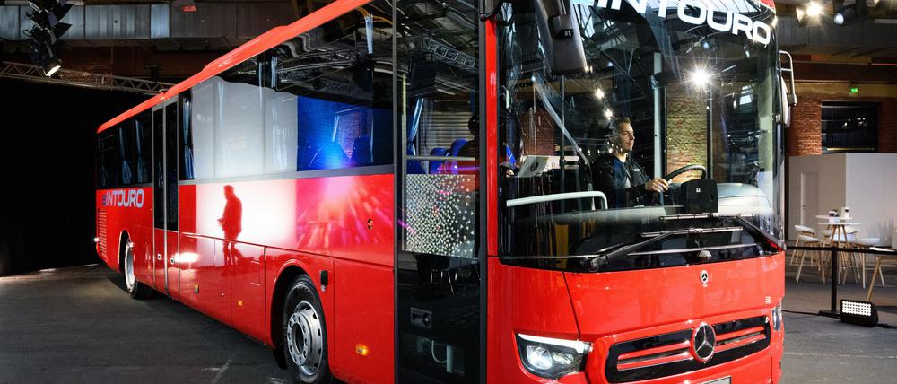  Der „Mercedes-Benz eIntouro“ soll ab 2026 an Kunden ausgeliefert werden.