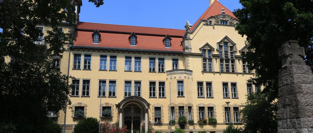 Die Friedrich-Bergius-Schule ist in einem repräsentativen Altbau am Perelsplatz in Friedenau beheimatet. 