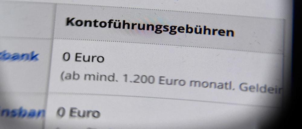 Wenn die Bank die Gebühren erheben will, braucht sie dafür die aktive Zustimmung des Kunden. (Archivbild)