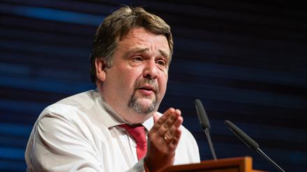  Dennis Radtke spricht auf der Tagung.