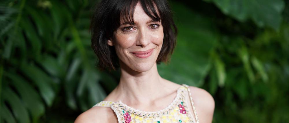 Wie andere Schauspieler wollte Rebecca Hall ihre Einnahmen aus dem Film „A Rainy Day in New York“ spenden. (Archivbild)