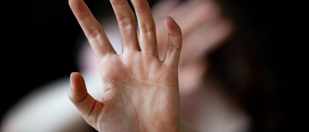 Hass und Gewalt gegen Frauen seien ein zunehmendes gesellschaftliches Problem, heißt es vom Bundeskriminalamt. (Symbolbild) 