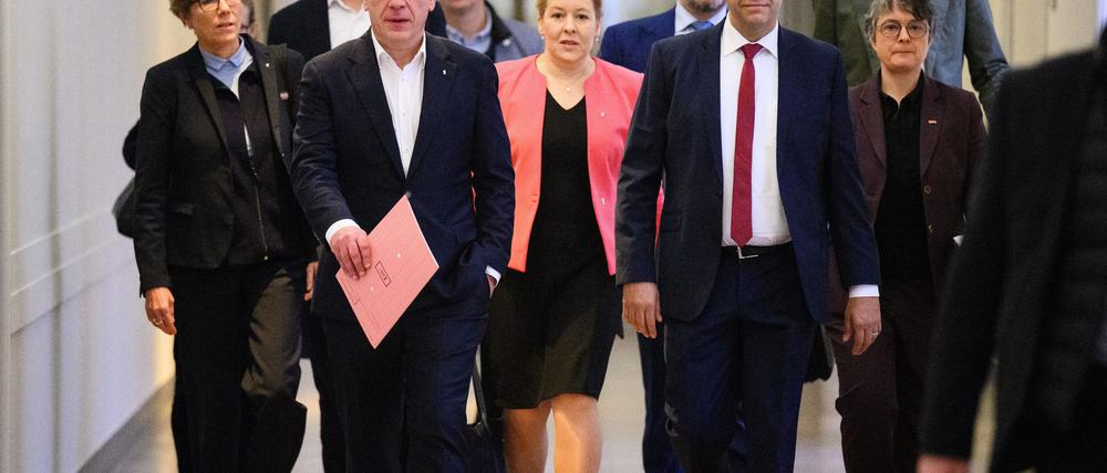 Die Spitzen der Regierungskoalition haben ihre Sparpläne vorgestellt - ein Konzept zu mehr Einnahmen durch Parkgebühren soll noch folgen. 