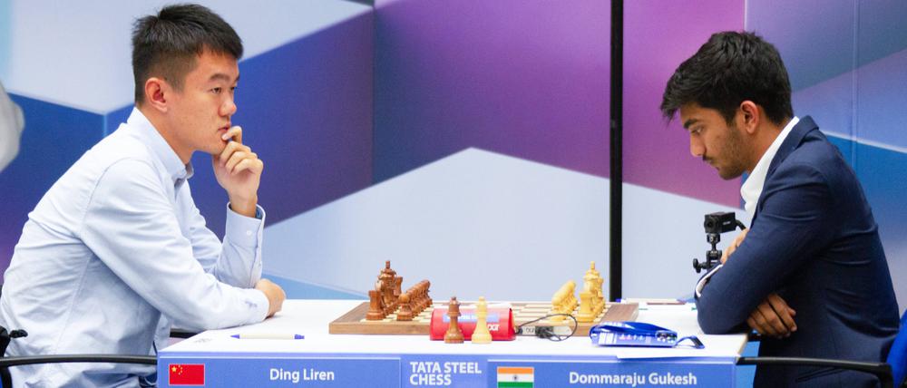 Ding Liren (China) gegen Dommaraju Gukesh (Indien) beim Tata Steel Chess Tournament 2023 in Wijk aan Zee, Niederlande