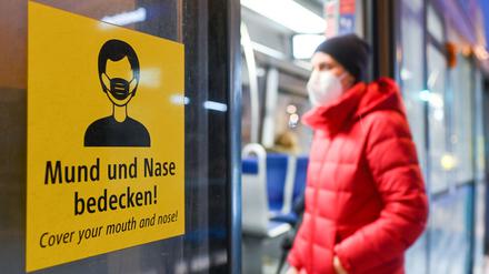 Die FFP2-Masken und Abstandsregeln während der Coronapandemie hatten eine unverhoffte Nebenwirkung: Eine Grippevariante verschwand.  