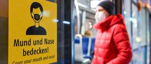 Die FFP2-Masken und Abstandsregeln während der Coronapandemie hatten eine unverhoffte Nebenwirkung: Eine Grippevariante verschwand.  