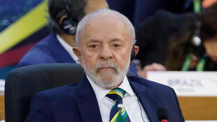 Brasiliens Präsident Luiz Inácio Lula da Silva schaut während der zweiten Sitzung des G20-Treffens der Staats- und Regierungschefs in Rio de Janeiro, Brasilien, am 18. November 2024 zu.