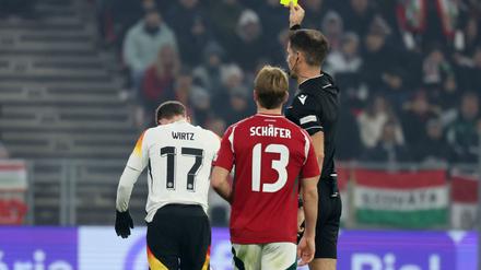 Florian Wirtz (l) verpasst das erste K.o.-Spiel in der Nations League. 