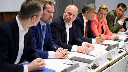 Wegner verteidigt Sparmaßnahmen. 