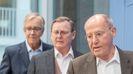 Die „Mission Silberlocke“ geht an den Start: Dietmar Bartsch, Bodo Ramelow und Gregor Gysi (von links).