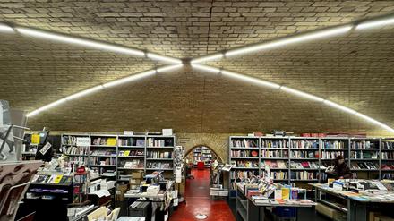 Die Buchhandlung Bücherbogen am Savignyplatz in Charlottenburg