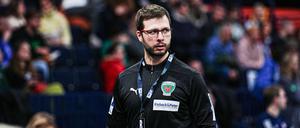 Füchse-Trainer Jaron Siewert blickt trotz der jüngsten Ergebniskrise positiv auf das Champions-League-Duell mit Bukarest.