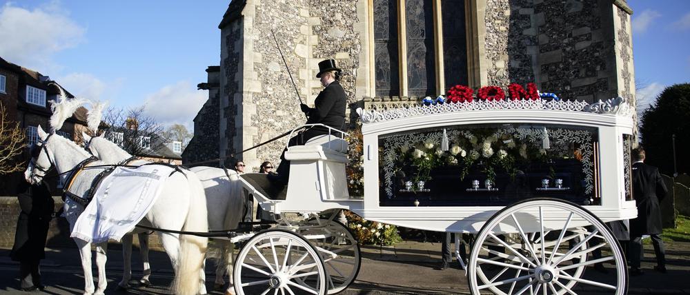 Die Trauerfeier fand in dem kleinen Ort Amersham in der Grafschaft Buckinghamshire nordwestlich von London statt