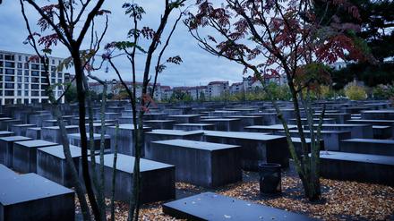 Blick über das Stelenfeld des Mahnmals für die ermordeten Juden Europas, das auch Holocaust-Mahnmal genannt wird. 