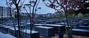 Blick über das Stelenfeld des Mahnmals für die ermordeten Juden Europas, das auch Holocaust-Mahnmal genannt wird. 