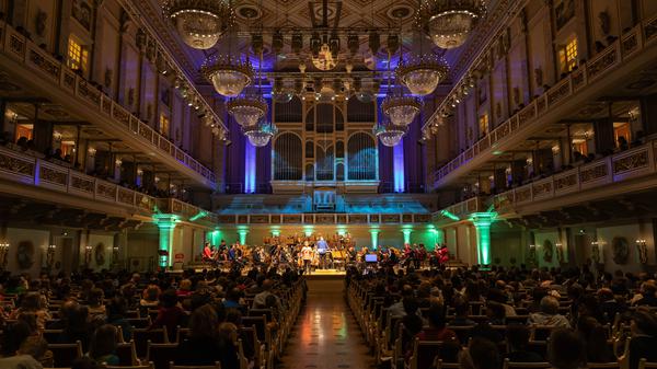 Das Konzerthaus am Gendarmenmarkt in der Adventszeit
