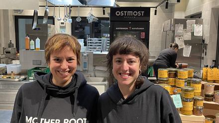 Roots Radicals“ ist auf dem Gelände der Atelier Gardens im „Casino“-Gebäude zu finden, Oberlandstraße 26-35. Gründerin Monica Kisic und Co-Chefin Cayetana Melero.