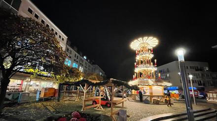 r Aufbau Weihnachtsmarkt in Spandau.