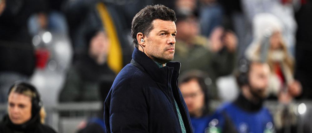 Ballack äußert sich über seinen Ex-Club FC Bayern.