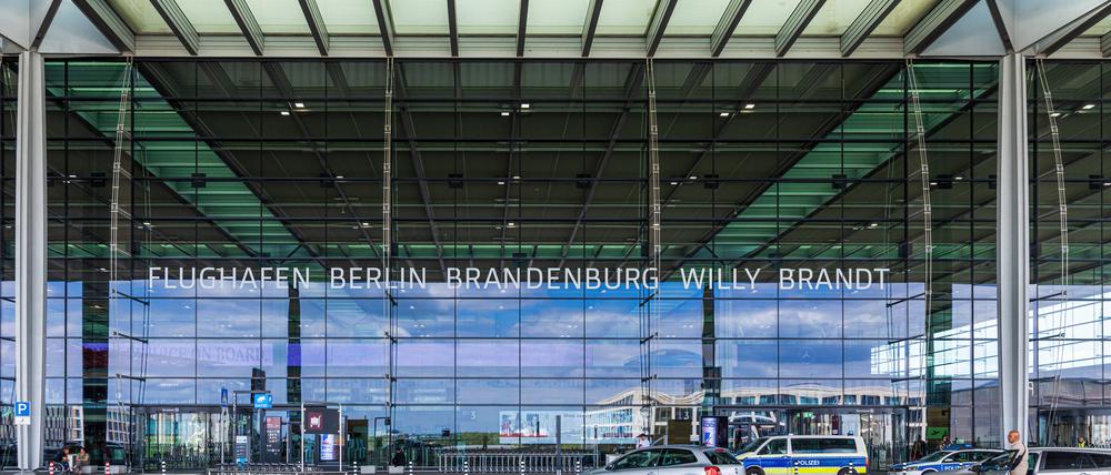 Das verglaste Terminal 1 am Flughafen BER ist eine Gefahr für Vögel.