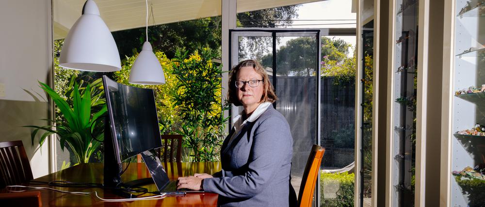 Elisabeth Bik spürt manipulierte Bilder in Studien auf.