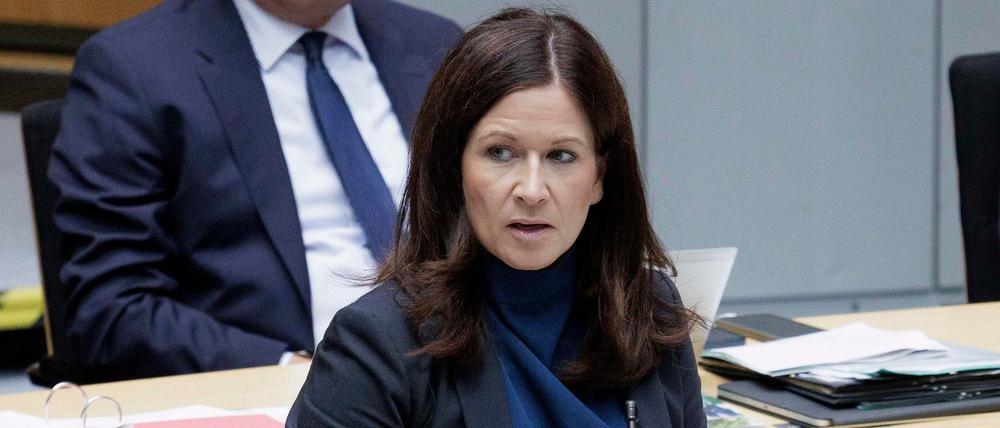 Bildungssenatorin Katharina Günther-Wünsch will die Bergius-Schule in Friedenau besuchen, die wegen eines Brandbriefs aus dem Lehrerkollegium in der Diskussion steht.