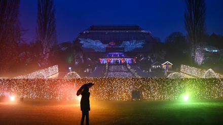 Licht in der dunklen Jahreszeit bei Christmas Garden im Botanischen Garten geöffnet.