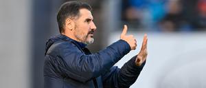 Cristian Fiél ist seit dem Sommer Trainer von Hertha BSC. Er will der Mannschaft einen neuen Spielstil vermitteln.