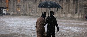 Nicht nur der Schnee sorgt in Paris für leichtes Chaos, auch die Regierung hat daran ihren Anteil.
