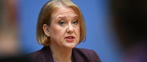 Lisa Paus (Bündnis 90/Die Grünen), Bundesministerin für Familie, Senioren, Frauen und Jugend, spricht während der Vorstellung des Bundeslagebildes «Geschlechtsspezifisch gegen Frauen gerichtete Straftaten» im Haus der Bundespressekonferenz.