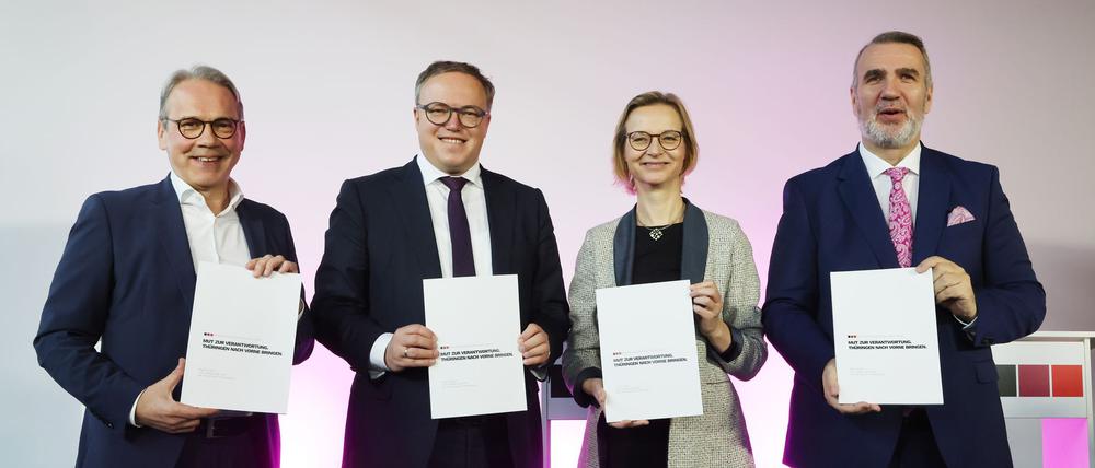 CDU, BSW und SPD haben in Thüringen einen Koalitionsvertrag präsentiert.