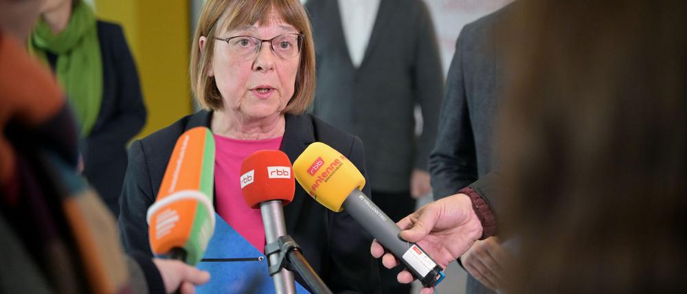 Abruptes Ende für Gesundheitsministerin Ursula Nonnemacher (Grüne): Sie wurde von Brandenburgs Ministerpräsident Dietmar Woidke (SPD) entlassen. 