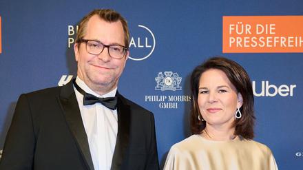 Der Kommunikationsberater und die Ministerin wollen wegen ihrer Töchter vorerst weiter zusammen wohnen. 