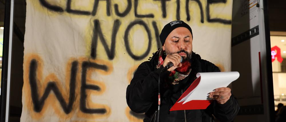 Ferat Kocak (Die Linke) provoziert unter anderem mit Positionen zum Krieg in Nahost.