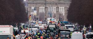 Die Veranstalter hatten laut Polizei 10.000 Teilnehmerinnen und Teilnehmer angemeldet.