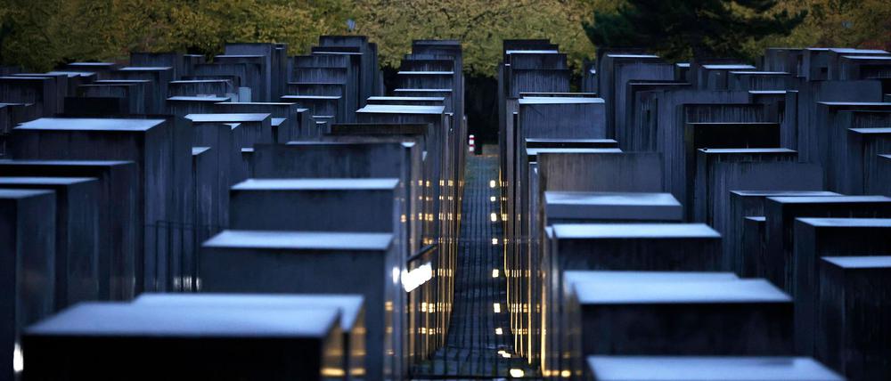 In einem Gästebuch des Holocaust-Mahnmals soll ein Mann gegen Juden gehetzt haben. (Archivbild) 