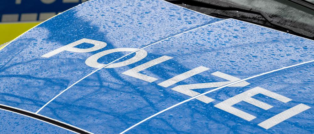 Polizeibeamte wurden nach einem Angriff auf einen Mann zu einer Diskothek in Hellersdorf gerufen (Symbolbild).