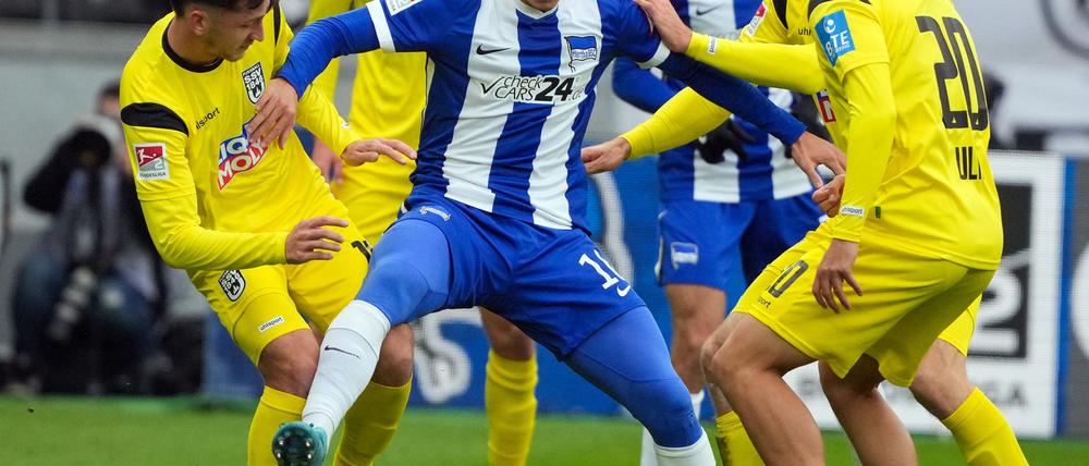 Ibrahim Maza schießt Hertha gegen Ulm in Führung.