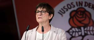 SPD-Chefin räumt ein, dass die Debatte über die K-Frage nicht gut gelaufen ist. Einen langfristigen Schaden sieht sie aber nicht.