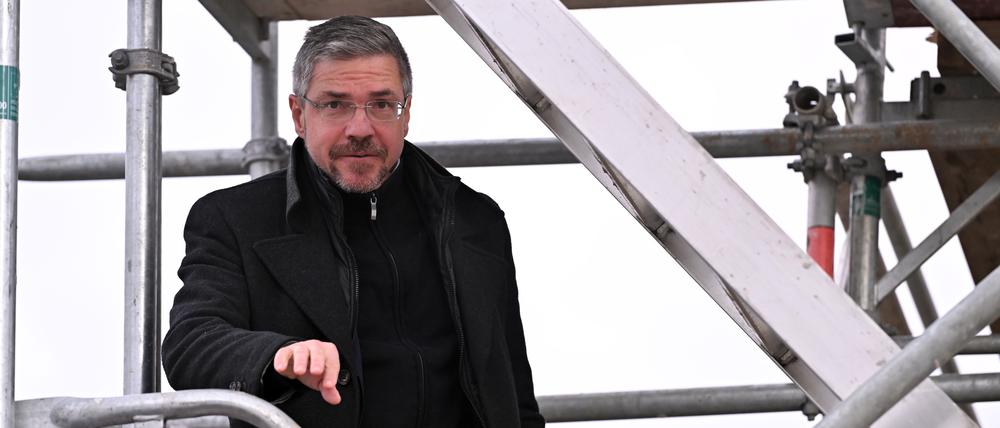 Oberbürgermeister Mike Schubert (SPD), hier bei der Grundsteinlegung für das Sportforum Schlaatz.