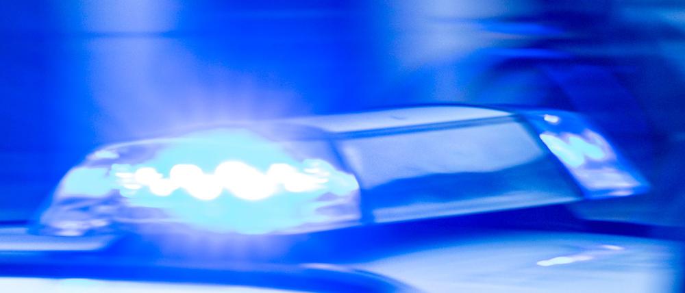 Vermutlich hat der Autofahrer den von rechts kommenden Einsatzwagen übersehen. (Symbolbild)