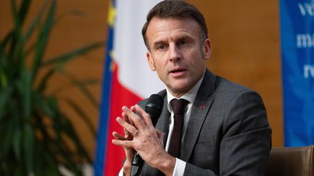 Präsident Emmanuel Macron hatte bereits im Frühjahr unter Verweis auf das Völkerrecht betont, die Ukraine müsste in der Lage sein, russische Militärziele zu neutralisieren.