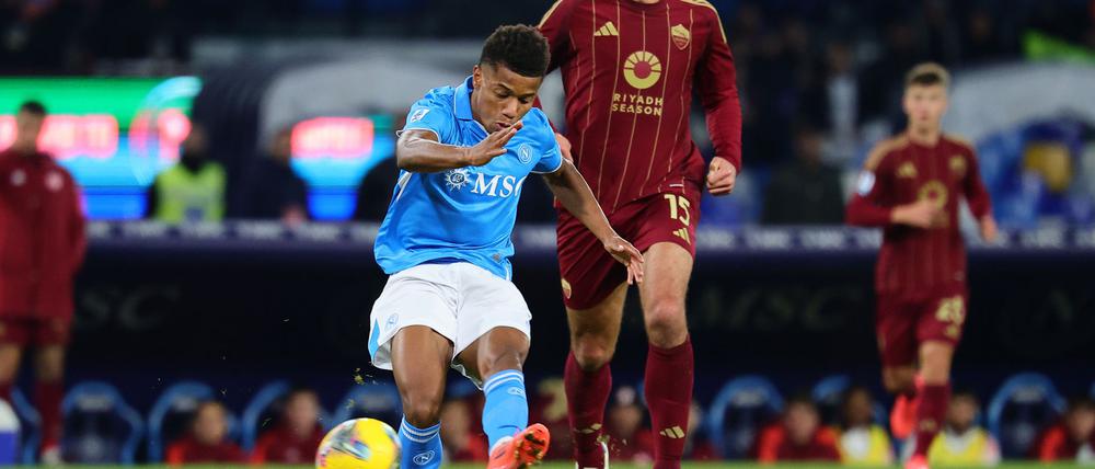 Mats Hummels (r) kam eine Halbzeit lang zum Einsatz.