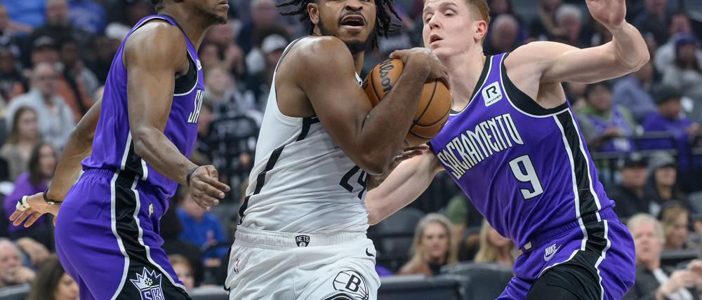 Cam Thomas (M) von den Brooklyn Nets erzielte gegen die Sacramento Kings 34 Punkte.