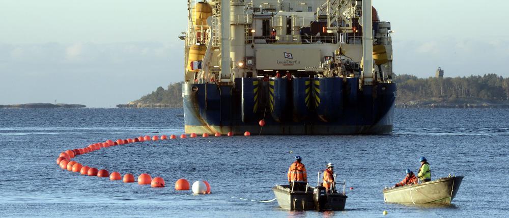In der Ostsee wird nun eines der beschädigten Datenkabel repariert. Nach der Ursache wird weiter gesucht.